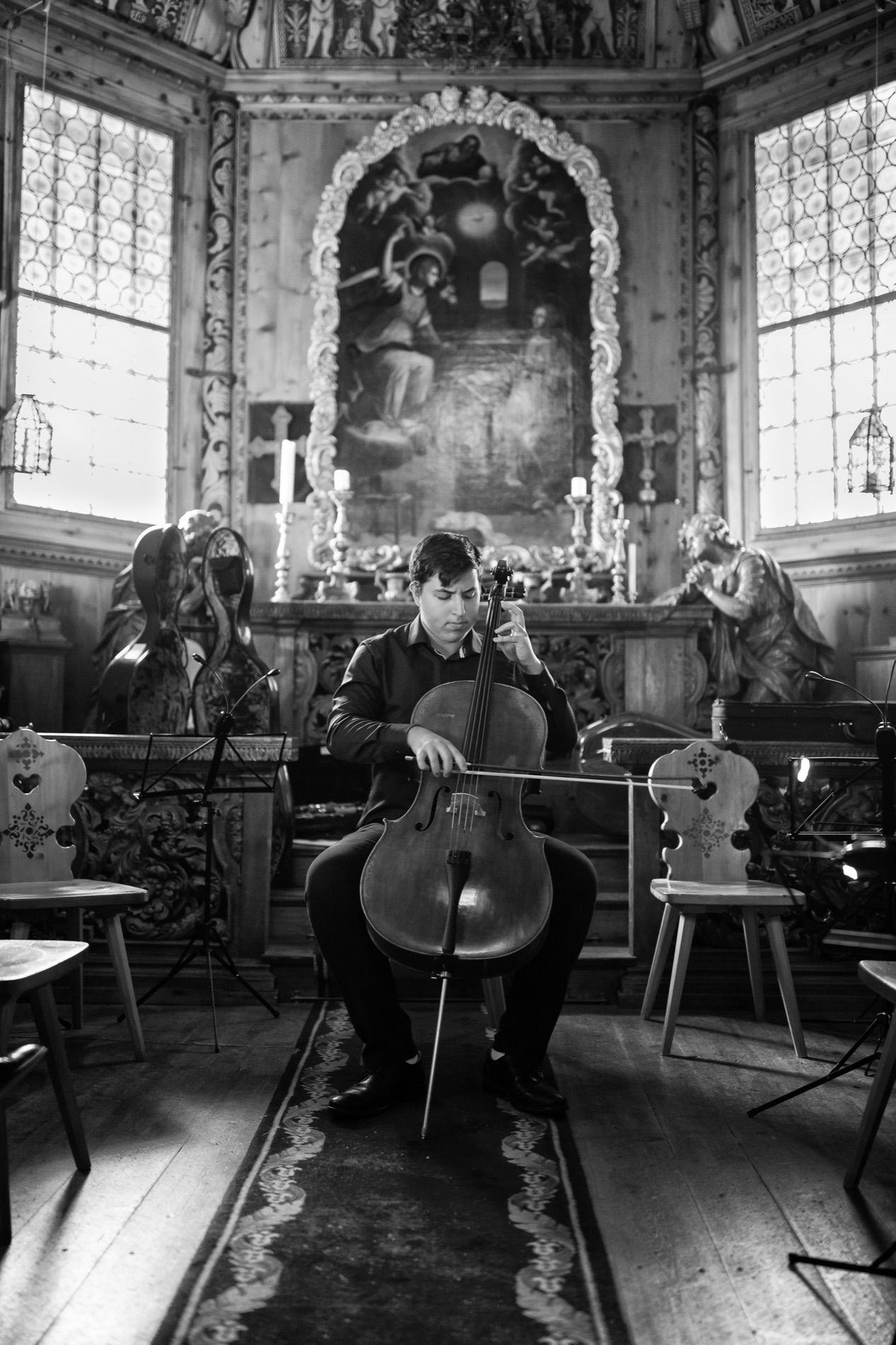 Hrvoje Krizic cello press photo 2